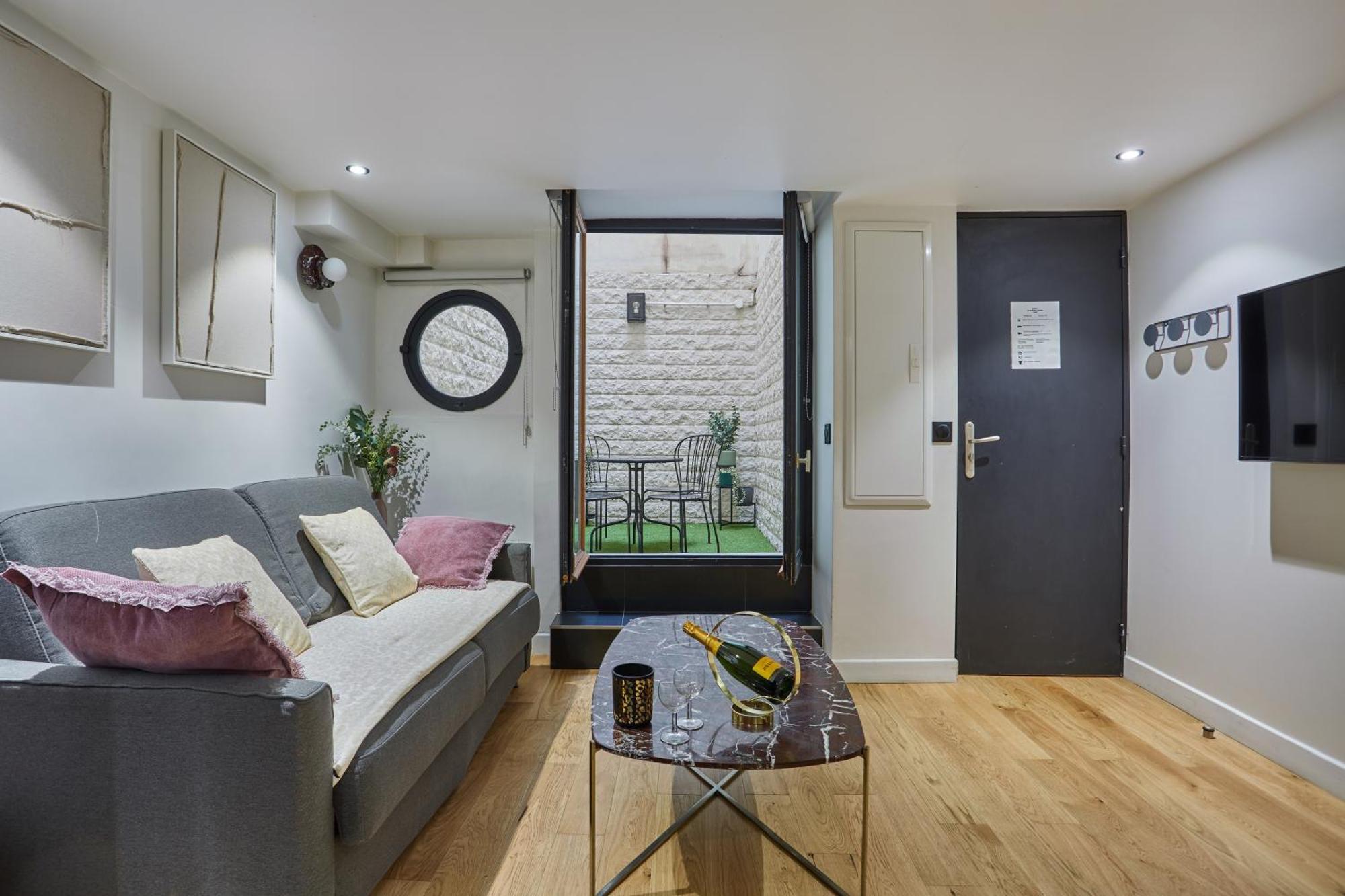 Apartment St Honore By Studio Prestige Parijs Buitenkant foto